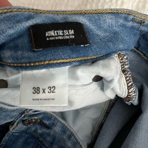 Men’s 38/32 Athletic Slim jeans that are stretchy and very comfortable